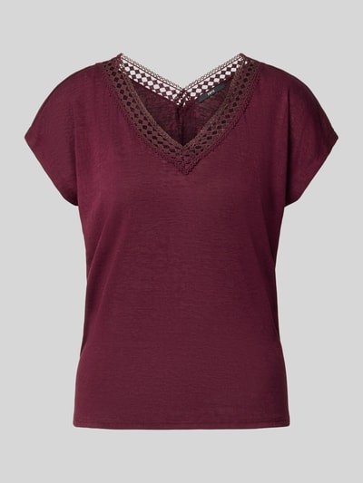 Produktfoto, Regular Fit T-Shirt aus Viskose-Mix mit Loch-Stitching von zero w kolorze bordowym, półprzezroczysty materiał, dekolt w serek, damski t-shirt, długość tyłu w rozmiarze 36: 48 cm