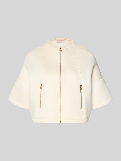 Produktfoto, Jacke mit 1/2-Arm und Reißverschlusstaschen von Rinascimento aus cremefarbenem Viskose-Mix, gerader Schnitt, Rundhalsausschnitt, goldene Reißverschlüsse, strukturierte Oberfläche, seitliche Reißverschlusstaschen, schlichte Optik.