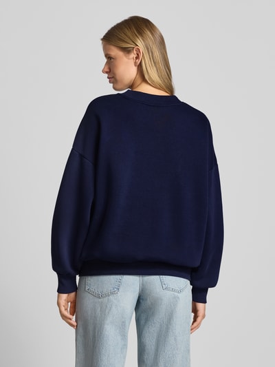 Review Bluza o kroju oversized z nadrukiem z logo Granatowy 5