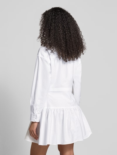 Frauenmodel trägt Tailliertes Blusenkleid aus reiner Baumwolle von Polo Ralph Lauren, Optik: Unifarben, Mini-Länge, Materialverarbeitung: Oxford, Ganzkörperansicht Rückansicht.
