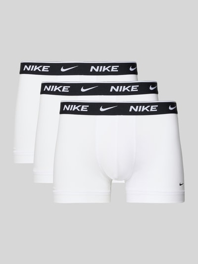 Productfoto, witte Trunks uit katoenmix model 'ESSENTIAL' van Nike, aansluitende fit, elastische logoband, mannenondergoed