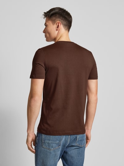 s.Oliver RED LABEL Regular Fit T-Shirt aus reiner Baumwolle mit Statement-Label-Print Mittelbraun 5