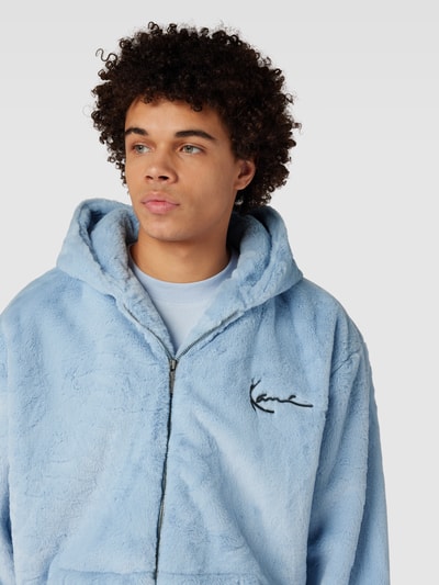 KARL KANI Sweatjacke mit Teddyfell und Kapuze Hellblau 3