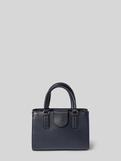 Produktfoto, Henkeltasche mit Logo Kontraststreifen von Tommy Hilfiger aus genarbtem Leder in Dunkelblau, rechteckige Form, dezenter Logo-Applikation, Hauptfach mit Druckknopf und Reißverschluss, unifarbene Optik