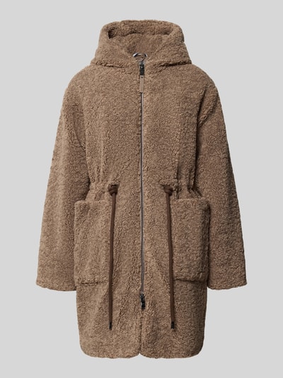 Produktfoto, Regular Fit Teddymantel mit Kapuze Modell 'Yasmin' von BRAX in Braun, unifarbene Struktur, Longline, aufgesetzte Seitentaschen, Kordeln, Reißverschluss, Zugband, langarm, Damen