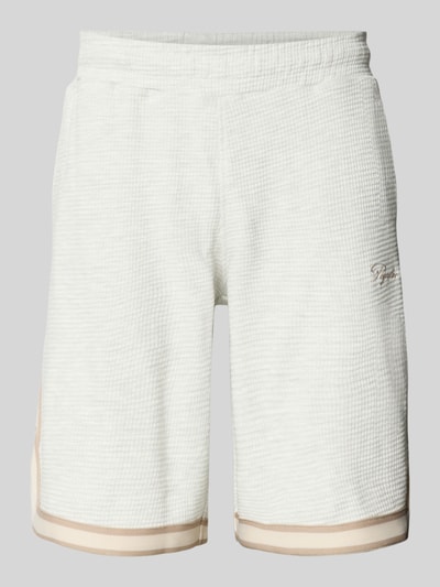Produktfoto, Shorts mit Strukturmuster und Label-Stitching von PEGADOR aus reiner Baumwolle, Regular-Fit, mit elastischem Bund und Eingrifftaschen, beige Farbtöne, sichtbare Textur, Bundweite 40 cm, Innenbeinlänge 26 cm, für Herren.