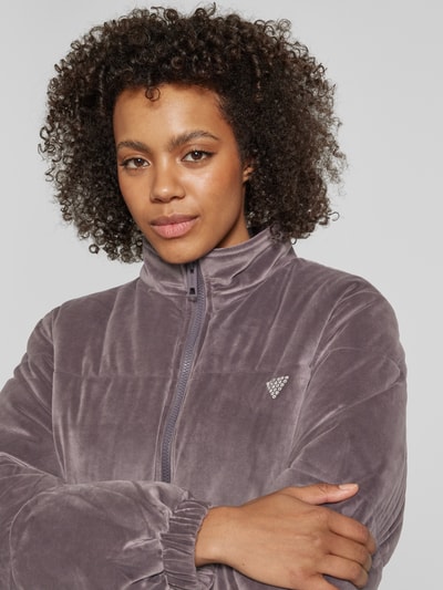 Guess Activewear Steppjacke mit Strasssteinbesatz Mauve 3