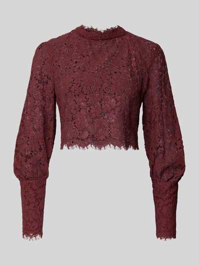 Produktfoto, Cropped Longsleeve mit Stehkragen Modell 'Georgia' von Bardot, bordeauxrote florale Spitze, semitransparent, Material-Mix