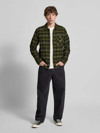 Dickies Regular Fit Freizeithemd mit Brusttasche Dunkelbraun 1