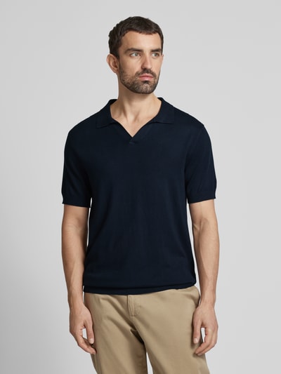 Lindbergh Koszulka polo o kroju slim fit z dekoltem w serek model ‘Ecovero’ Ciemnoniebieski 4