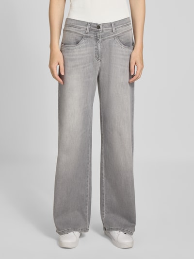 Raphaela By Brax Jeansy o rozkloszowanym kroju z efektem znoszenia model ‘Laura’ Jasnoszary 4