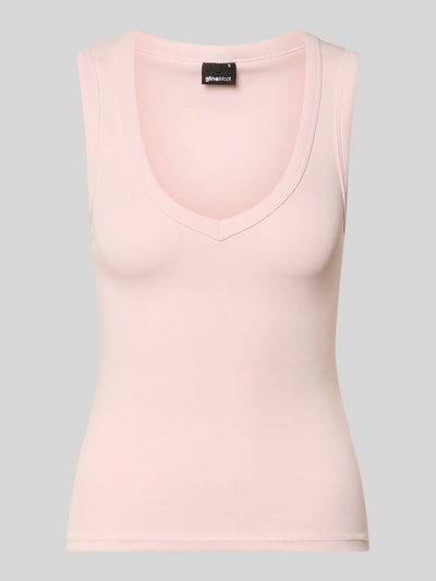 Produktfoto, Slim Fit Top mit V-Ausschnitt von Gina Tricot, mieszanka bawełny, krój slim fit, dekolt w serek, bez rękawów, długość tyłu 52 cm