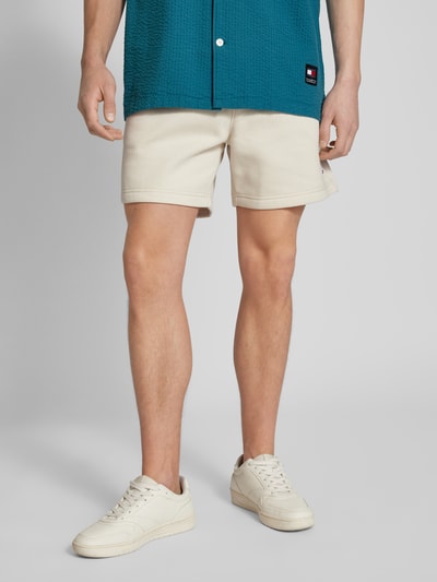 Tommy Jeans Regular fit sweatshorts met logostitching, model 'BEACH' Beige - 4