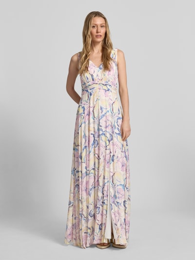 Frauenmodel trägt Maxikleid im Allover-Look von Christian Berg Cocktail in Pastellfarben mit V-Ausschnitt, A-Linie, Material-Mix mit Stretch-Anteil, Taillenband, Ganzkörperansicht von vorne. Rückenlänge bei Größe 36: 158 cm, Brustweite bei Größe 36: 38 cm.