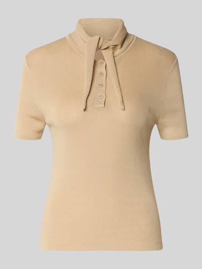 Produktfoto, Modern Fit Poloshirt mit Seiden-Anteil und Schluppe von Stefanel in Beige, Lyocell-Mix, kurze Knopfleiste, glatte Textur.