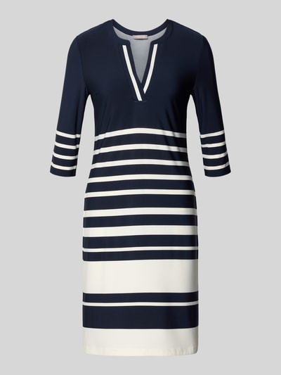Produktfoto, Knielanges Kleid mit V-Ausschnitt von Christian Berg Woman Selection, granatowo-białe paski, z materiału z dodatkiem stretchu, krój taliowany, długość do kolan, dekolt V, rękaw 3/4, długość tyłu w rozmiarze 36: 92 cm, szerokość w rozmiarze 36: 44 cm, długość rękawa w rozmiarze 36: 43 cm