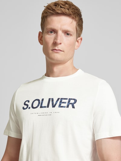 s.Oliver RED LABEL T-shirt z nadrukiem z logo Biały 3