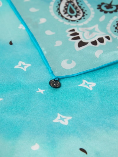 Productfoto, Seitentuch aus reiner Seide Modell 'Nicki' van Codello, turquoise met zwarte en witte paisleyprint, logo detail, vierkante vorm, 52x52 cm, dames seidentuch