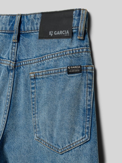 Produktfoto, Straight Fit Bermuda mit Logo-Patch von Garcia aus Reine Baumwolle im 5-Pocket-Design, blaue Kinder Bermuda, Detailaufnahme
