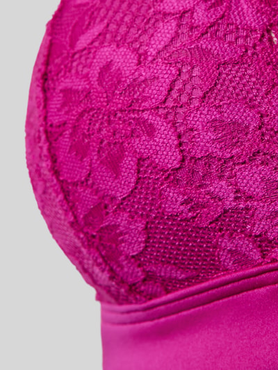 Produktfoto, Bralet mit floralem Spitzenbesatz von Marie Jo in kräftigem Pink, gepolstertes Design mit elastischer Struktur und feiner Musterung