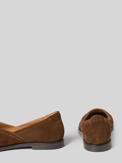 Produktfoto, Ballerina aus Veloursleder Modell 'CAMILLA 5B' von Marc O'Polo, unifarben braun, spitze Schuhform, Blockabsatz, glatte Sohle