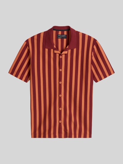 Produktfoto, Regular Fit Freizeithemd aus reiner Baumwolle von Marc O'Polo, gestreift in Rot und Orange, Strickoptik, Polokragen, Kurzarm, Webware