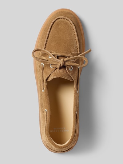 Productfoto, Schnürschuhe aus echtem Leder van Copenhagen, lichtbruin suède, afgeronde vorm, vetersluiting, gestructureerde zool, hakhoogte 2 cm, schachthoogte 6 cm, schachtwijdte 12 cm