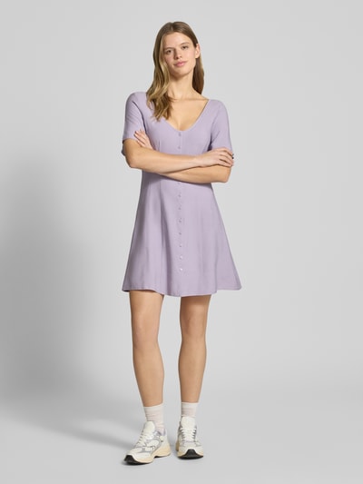 Calvin Klein Jeans Sukienka mini z wyhaftowanym logo Lawendowy 1