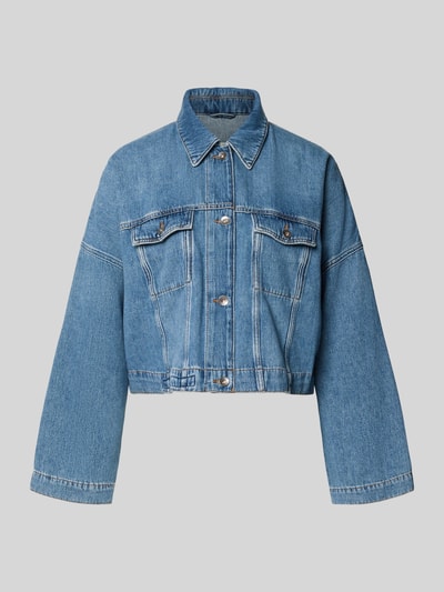 Produktfoto, Relaxed Fit Jeansjacke Modell 'HOLBROOKS' von Drykorn aus reiner Baumwolle, blaue Denimstruktur, Brusttaschen, Umlegekragen.