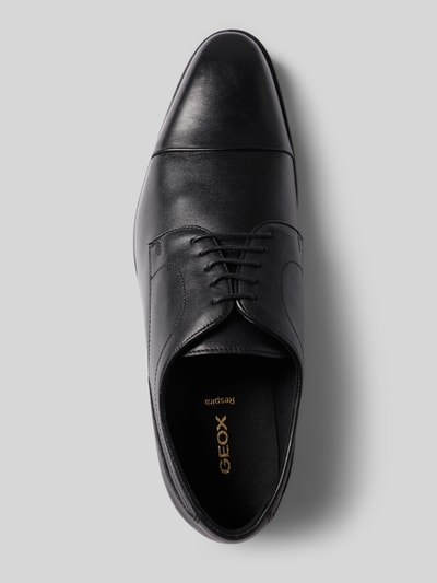 Produktfoto, schwarze Schnürschuhe aus echtem Leder Modell 'Thalos' von Geox mit schmaler Passform, leicht profilierter Sohle, Draufsicht, Herrenmodell