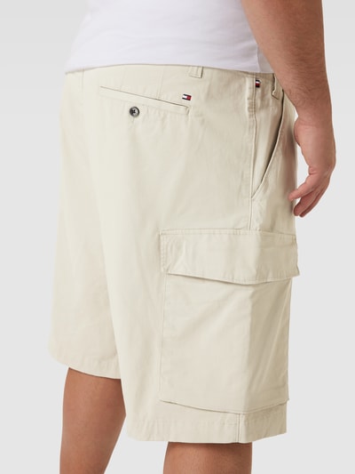 Tommy Hilfiger Big & Tall PLUS SIZE Cargoshorts mit Label-Details Hellgrau 3