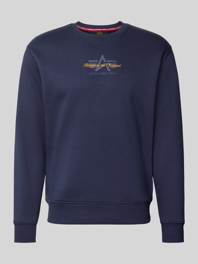 Produktfoto, Regular Fit Sweatshirt aus Baumwoll-Mix mit Label-Detail von Alpha Industries in Dunkelblau, elastische Abschlüsse, schlichte Struktur