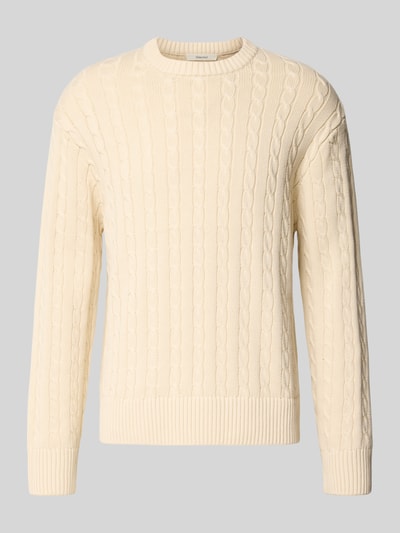 Produktfoto, Relaxed Fit Pullover aus reiner Baumwolle Modell 'BRAUN' von Selected in cremefarbenem Zopfmuster, Strickoptik