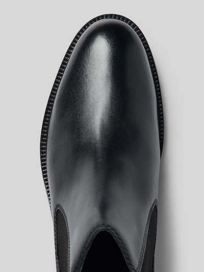 Produktfoto, Chelsea Boots aus echtem Leder Modell "Bonifacio" von bugatti, zaokrąglony czubek, fakturowana podeszwa, naturalna skóra, Wysokość obcasa 2 cm, Wysokość cholewki 12 cm, Szerokość w rozmiarze 44: 11 cm