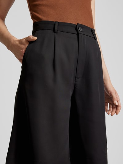 Kaffe Bermudas in unifarbenem Design Modell 'signa' Black 3