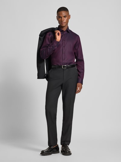 Christian Berg Men Regular Fit Business-Hemd aus reiner Baumwolle mit Kentkragen Aubergine 1
