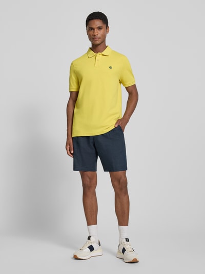 MCNEAL koszulka polo o kroju regular fit z wyhaftowanym logo Musztardowy 1