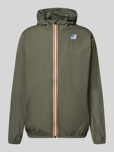 Produktfoto, olivgrüne Regular Fit Jacke mit Kapuze Modell 'Le Vrai' von K-WAY, farbiger Reißverschluss, Logo-Print, glatte Textur