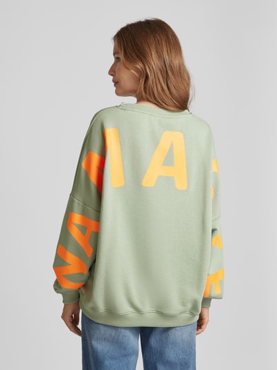 miss goodlife Sweatshirt mit Statement-Print Modell 'Double namaste' Schilf 5