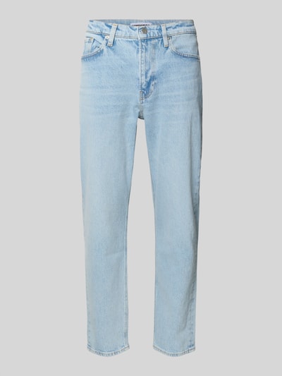 Productfoto, lichtblauwe denim Tapered Fit Jeans uit bio-katoenmix, model 'MAAKX' van Armedangels, 5-pocket, label patch, mid waist, knoopsluiting, herenmode