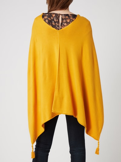 Betty Barclay Poncho met sierkwastjes Geel - 5