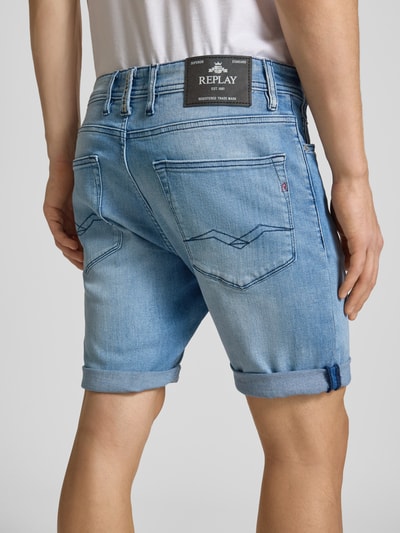 Replay Tapered Fit Jeansshorts mit Knopf- und Reißverschluss Hellblau 3