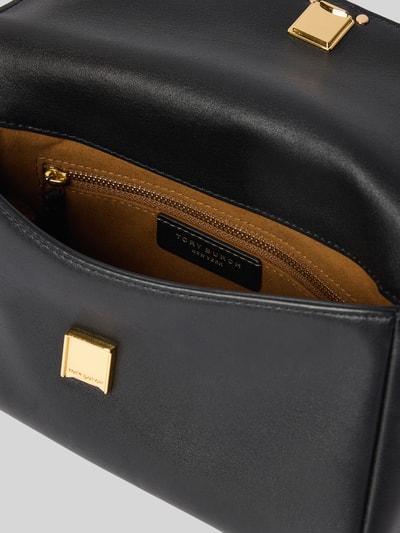 Produktfoto, Handtasche mit Klickverschluss und Tragehenkel von Tory Burch, schwarzes Glattleder, Hauptfach mit Überschlag, Innenfach mit Reißverschluss, goldfarbene Details, Maße: Breite 24 cm, Länge 13 cm, Tiefe 8 cm, Schulterriemen 122 cm, Damen Handtasche