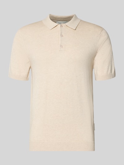 Produktfoto, Regular Fit Poloshirt mit Knopfleiste Modell 'BELLS' von Casual Friday im Baumwoll-Lyocell-Mix, einfarbig beige, glatte Textur.