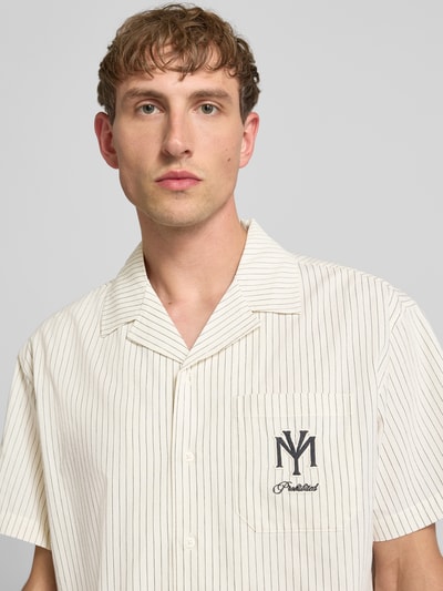 PROHIBITED Regular Fit Freizeithemd mit Reverskragen und Brusttasche Offwhite 3