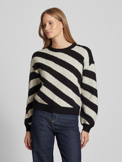 Vero Moda Strickpullover mit diagonalem Streifenmuster Modell 'LARA' Black 4