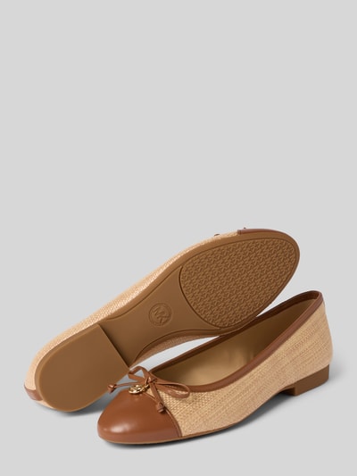 Productfoto, ballerina's uit mix van leer en textiel met afgeronde punt, model 'PIPER FLEX BALLET' van MICHAEL Michael Kors, comfortmodel, labelapplicatie, hakhoogte maat 40: 1 cm, schachthoogte maat 40: 6 cm, schachtbreedte maat 40: 21 cm.
