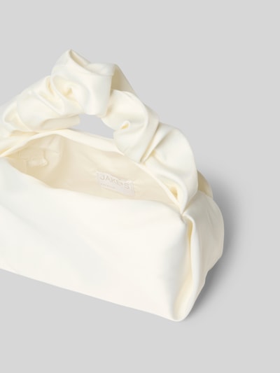 Produktfoto, Shoulder Bag mit Raffungen von Jake*s Cocktail, elfenbeinfarbener Satin, rechteckige Form, Hauptfach mit Reißverschluss, strukturierte Textur
