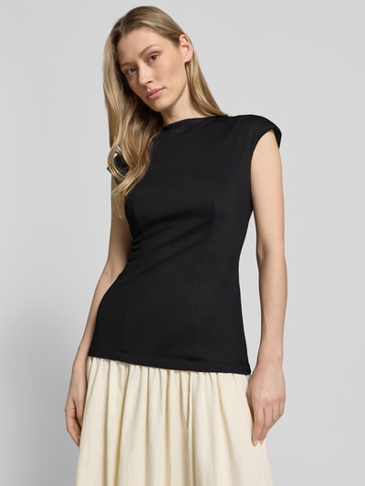 Frauenmodel trägt Midikleid im 2-in-1-Look von Little Mistress mit Material-Mix, Stretch-Anteil, A-Linie, Rundhalsausschnitt, Nahaufnahme Oberkörper.