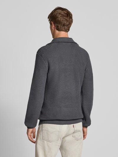 Blend Troyer mit Label-Detail Modell 'DENO' Anthrazit 5